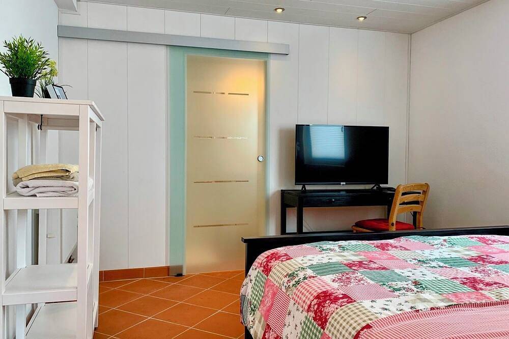 Ganze Wohnung, Charmante Eg Wohnung mit Aircon, Wlan, Smart-Tv im Grünen in Waldsee, Rheinebene