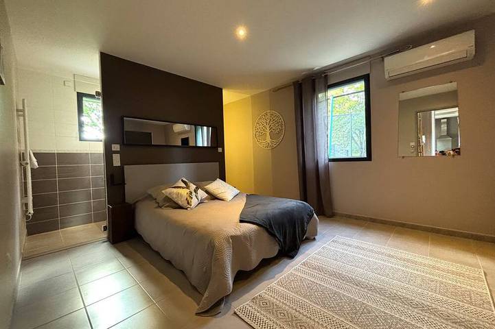 Location de vacances pour 8 personnes, avec terrasse ainsi que jardin et piscine à Saint-Vincent-de-Cosse - 3