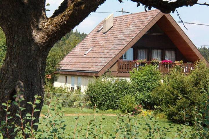Ferienwohnung für 4 Personen, mit Garten und Balkon