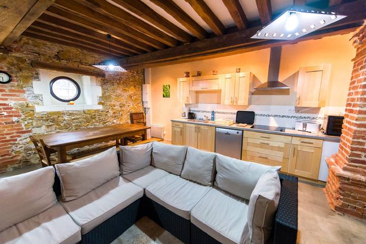 Gîte pour 10 personnes, avec piscine, adapté aux familles à Brissac-Quincé - 2