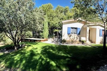 Gîte pour 6 personnes, avec terrasse et jardin à Malemort-du-Comtat