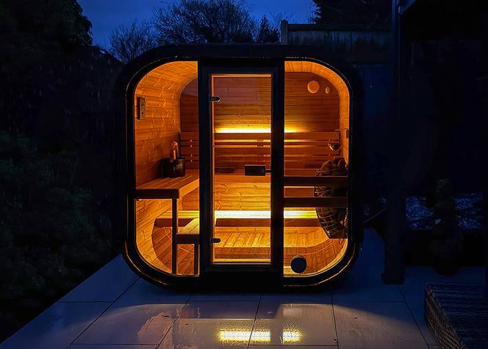 Glamping for 4 people, with sauna in Wiltshire