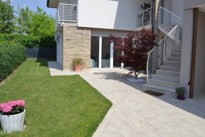Villa per 5 persone, con Terrazza e Giardino nonché Panorama a Montegrotto Terme