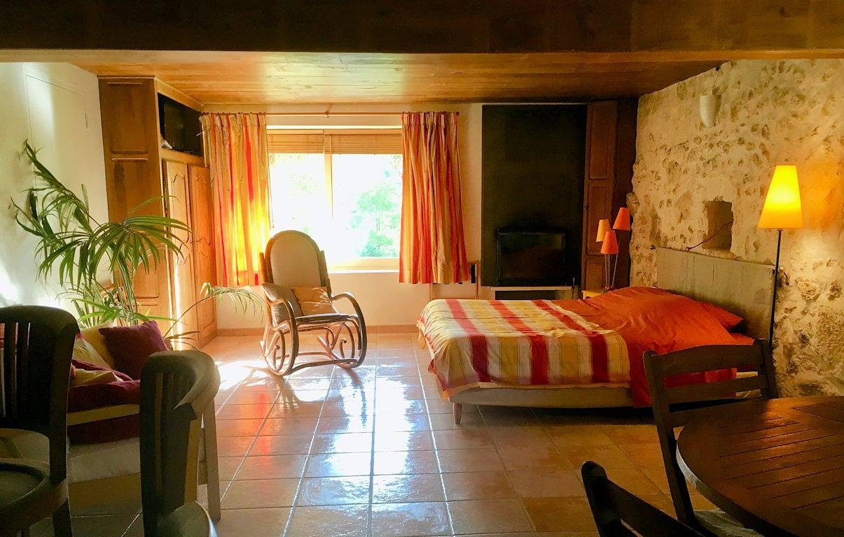 Chambres d'hôtes Au Grand Menasson - Chambre Coquelicots in Sainte-Maure-de-Touraine, Région de Chinon
