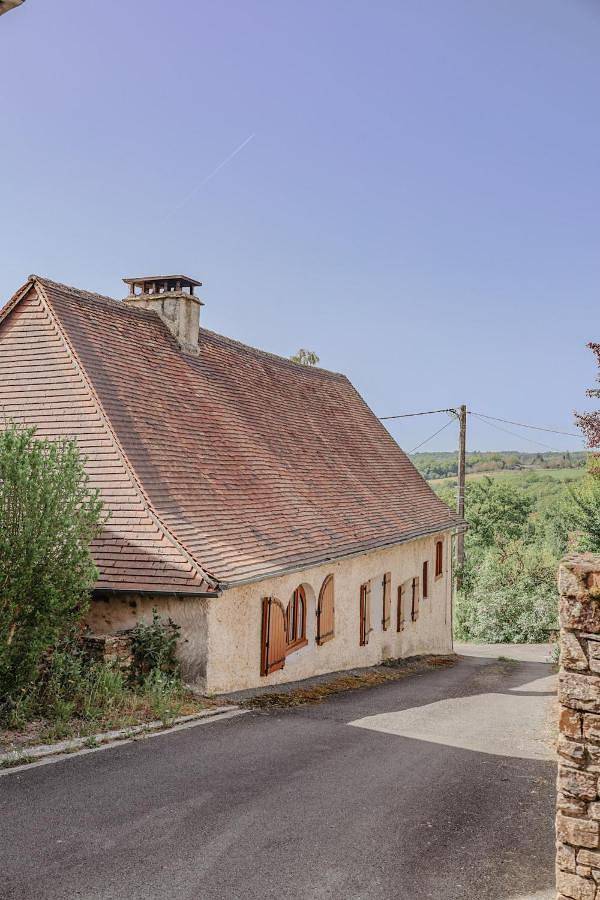 Location de vacances pour 10 personnes, avec Terrasse et Jardin ainsi que Piscine et Vue à Saint-Paul-la-Roche