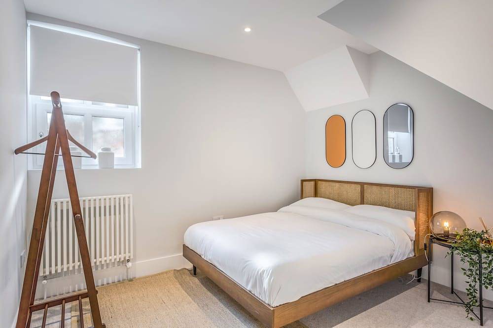Entire apartment, Staycation 2 bed/2 bath Gated Development Lux St Albans - Off Street Parking in Hertfordshire