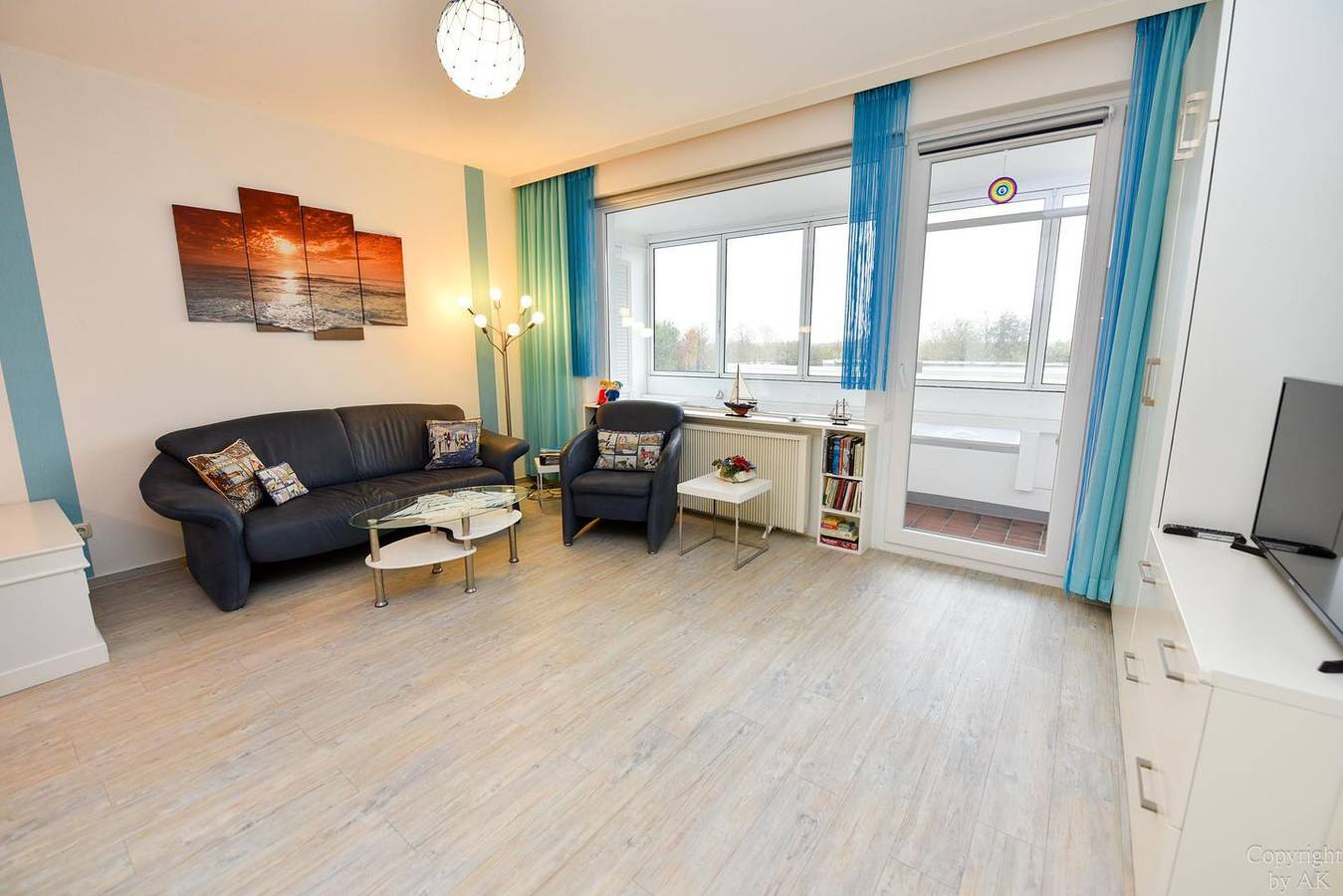 Geheel appartement, Komfortable Ferienwohnung mit Balkon und Pool direkt am Strand in Cuxhaven Döse in Döse, Cuxhaven