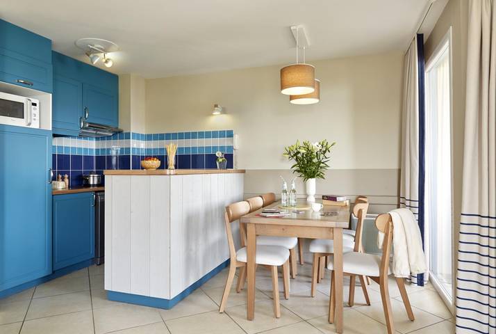 Gîte pour 6 personnes, avec jardin ainsi que piscine et terrasse, adapté aux familles à Douarnenez - 3