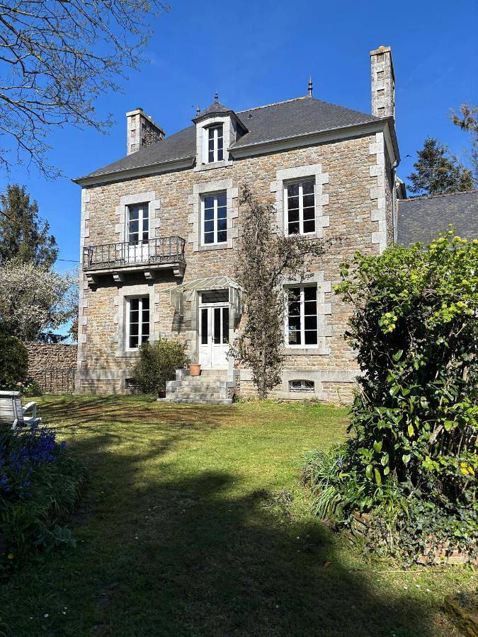 Gîte pour 2 personnes, avec Jardin et Vue à Trémeur