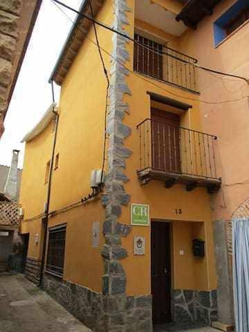 Casa rural para 9 personas, con terraza y jardín, Se admiten mascotas en Campo de Belchite - 4