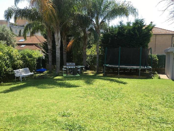 Villa pour 7 personnes, avec Balcon ainsi que Terrasse et Jardin dans Golfe-Juan