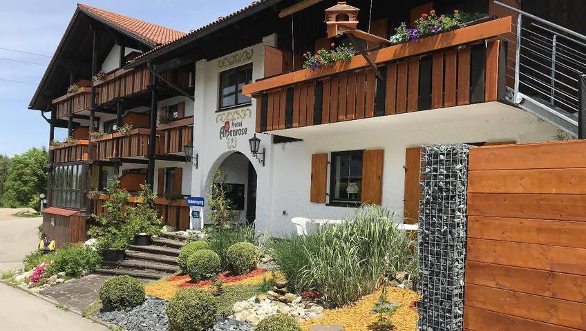Hotel, mit Balkon und Terrasse sowie Garten und Sauna in Nesselwang - 3