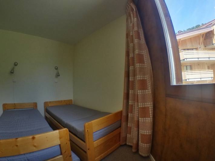 Entire apartment, 4-person apartment at the foot of the slopes in Avoriaz in Morzine, Les Portes du Soleil