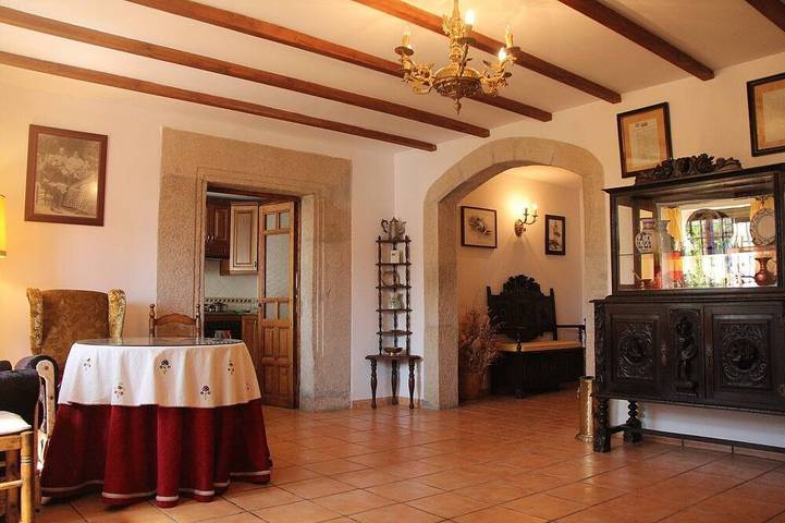Casa rural para 10 personas, con jardín y piscina, Se admiten mascotas - 1