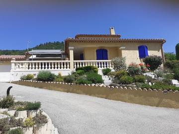 Cottage pour 2 personnes, avec terrasse ainsi que vue et jardin à Sisteron