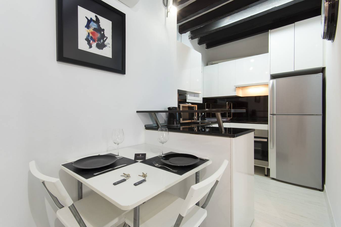 Entire apartment, Black&White Apartment minimum stay 31 nights in Palma Old Town, Palma