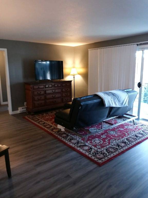 Ganze Wohnung, Large Upstairs 2 Bed 2 Bath condo Creek View! in Salem (OR), Willamette Valley