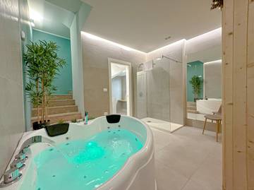 Ferienwohnung für 4 Personen, mit Sauna und Whirlpool in Mailand