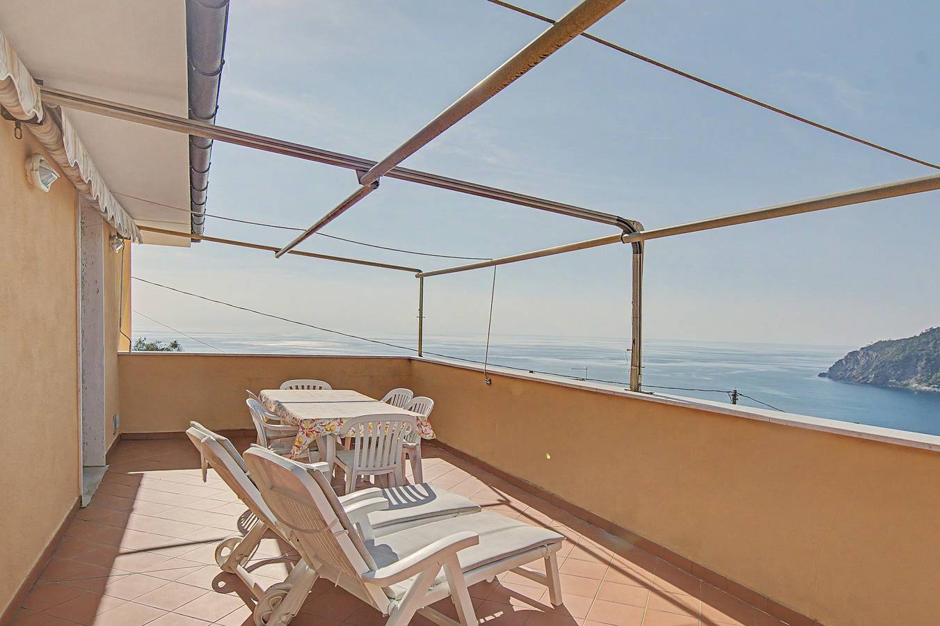 Appartamento intero, Appartamento 'Orizzonte' con vista mare, Wi-Fi e aria condizionata in Moneglia, Riviera di Levante