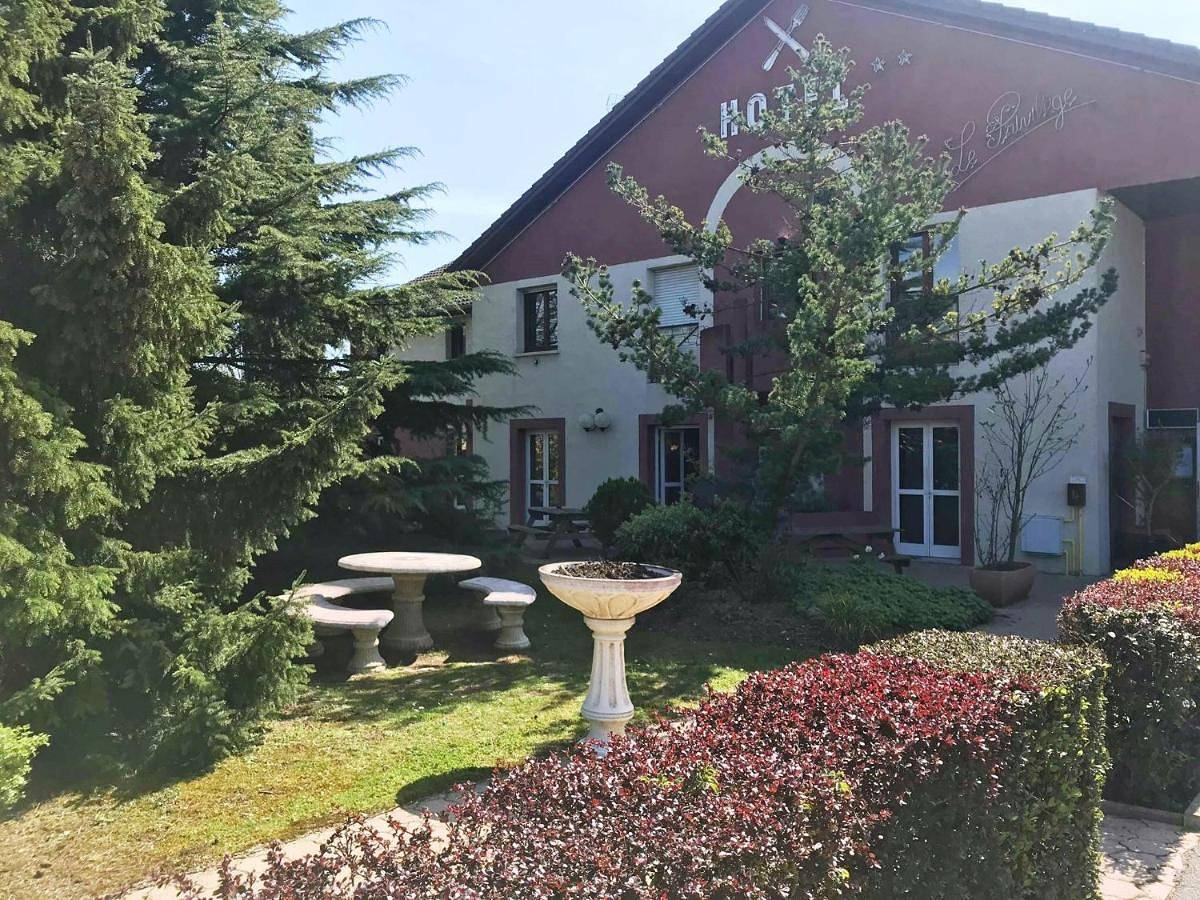 Hôtel Restaurant le Privilège - authentic by balladins in Haudainville, Verdun