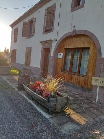 Location de vacances pour 14 personnes, avec vue ainsi que jardin et sauna, animaux acceptés dans Mortagne