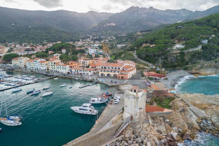 Appartamento per 4 persone, con giardino, adatto a famiglie con bambini a Marciana Marina