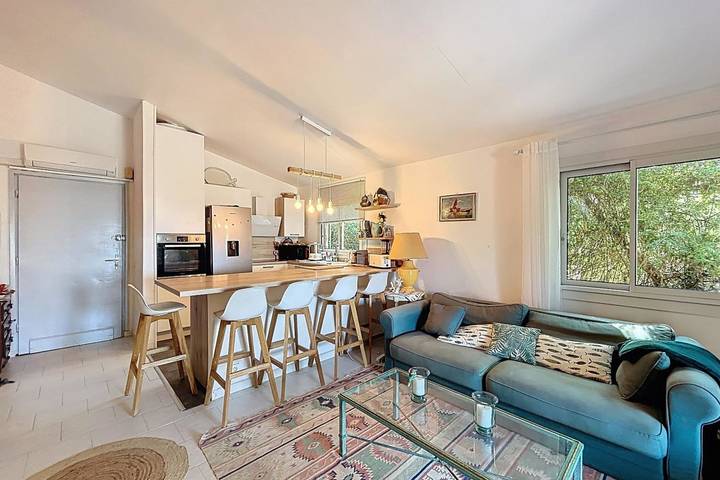 Location de vacances pour 8 personnes, avec jardin, adapté aux familles à Pietrosella - 2