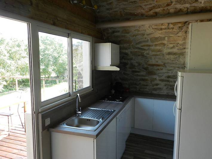 Gîte pour 4 personnes, avec piscine ainsi que balcon et jardin dans l' Aveyron - 3
