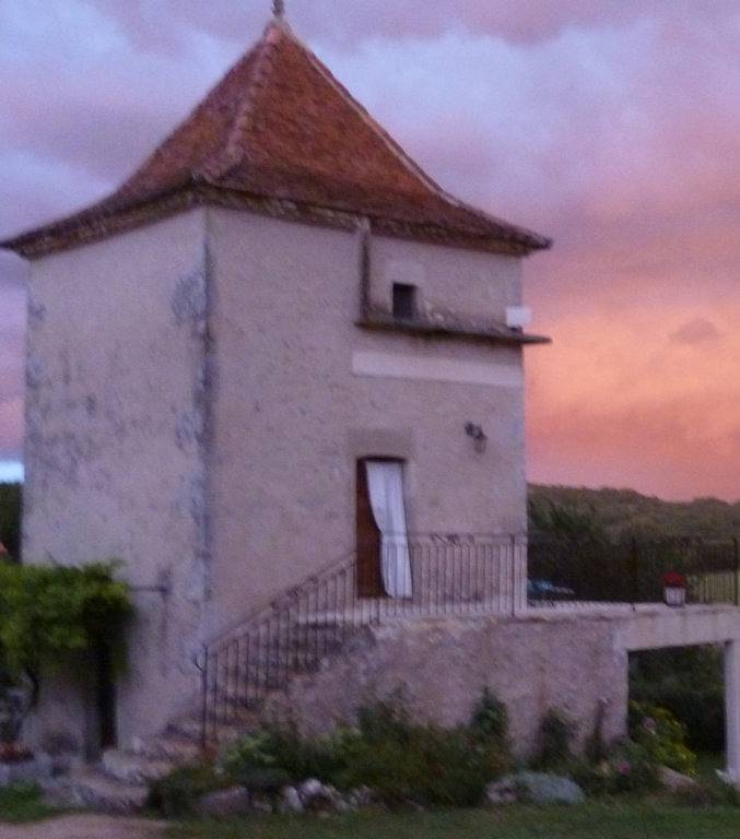 Gîte Pigeonnier proche de Saint Cirq Lapopie in Saint-Martin-Labouval, Massif central
