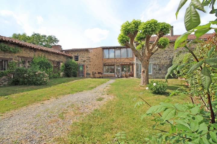 Entire holiday apartment, Gîte de l'Isop in Saint-Martial-sur-Isop, Bellac region