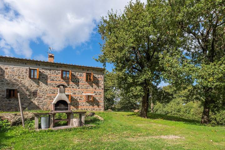 Appartamento intero, Appartamento 'Terra' con terrazza condivisa, giardino e Wi-Fi in Radicofani, Val d’Orcia