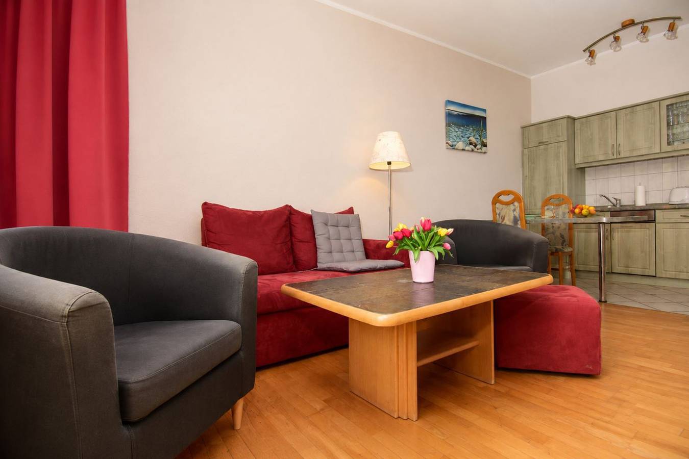 Cały apartament, Komfortable Ferienwohnung mit Balkon und Tg Platz in Warnemünde Strand, Rostock
