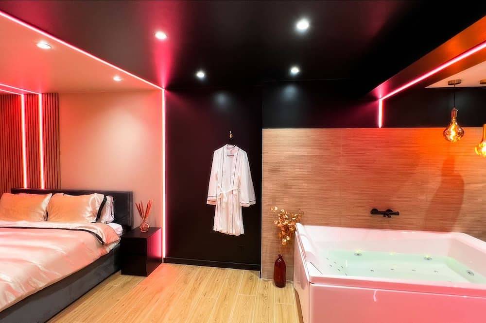 La Bulle d'Amour - Luxury suite & Spa in La Roche-sur-Yon, Valle del Loira