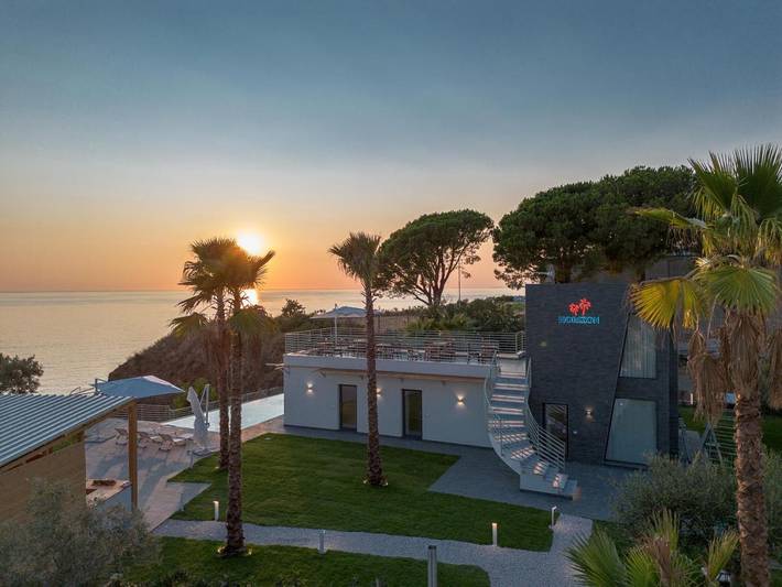 B&b per 2 persone, con terrazza e piscina nonché panorama e giardino, con animali domestici in Belvedere Marittimo