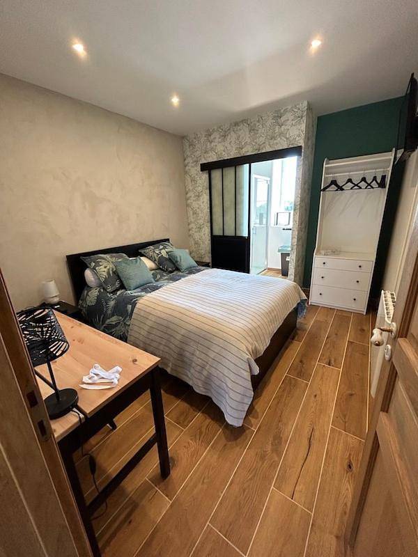 Gîte pour 2 personnes, avec vue et jardin à Carquebut