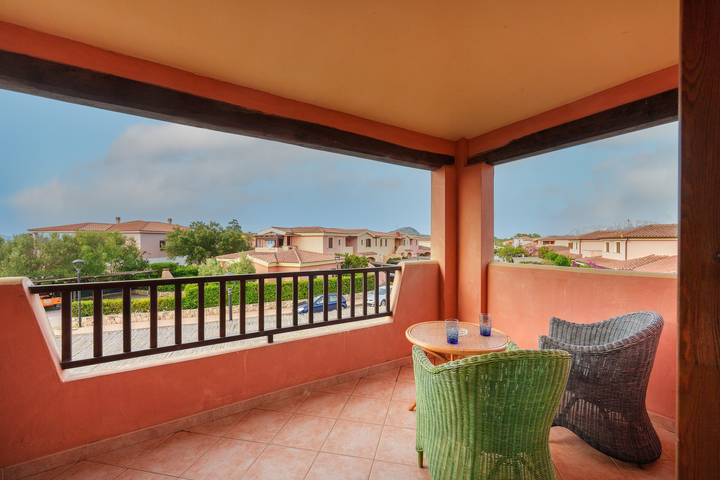 Appartamento intero, Appartamento per vacanze 'Casa Vacanze Amarena' con terrazza, balcone e piscina comune in Murta Maria, Olbia