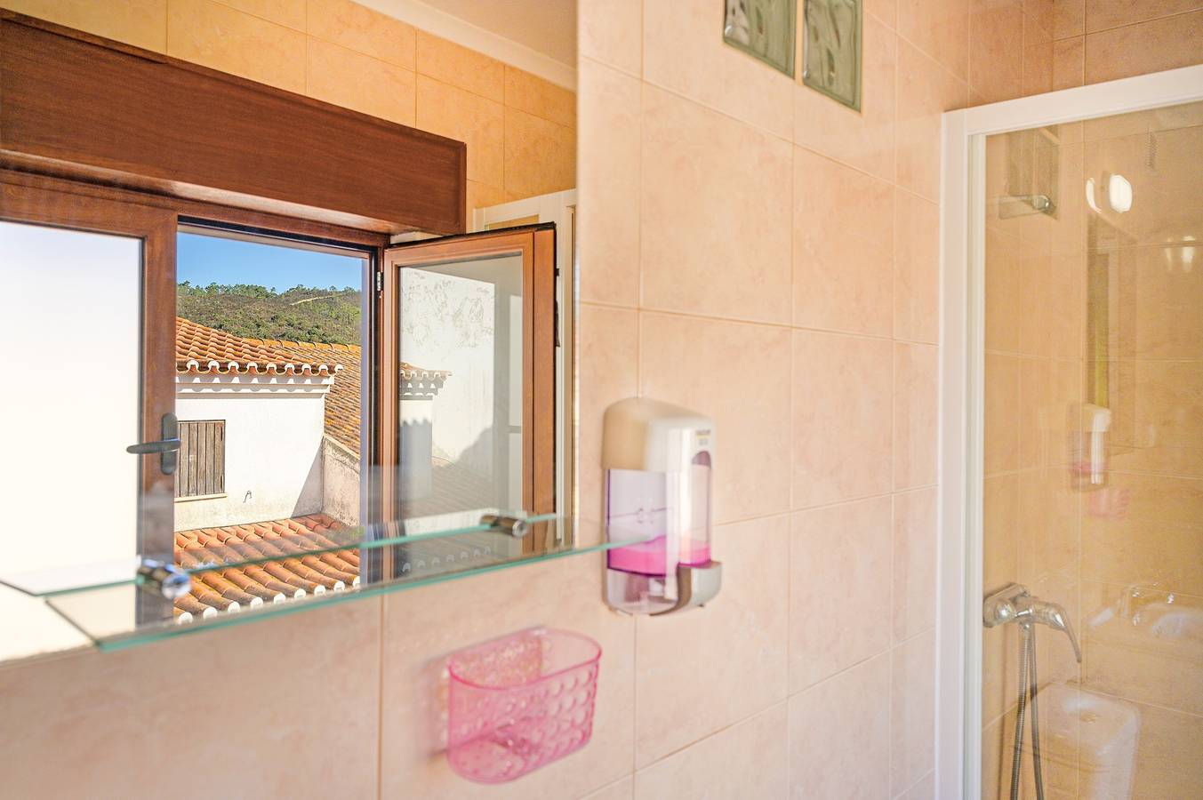 Kamer 'Quarto Lilás' met balkon en draadloos internet, foto 6