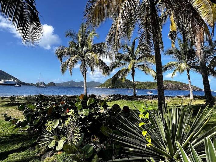 Location de vacances pour 4 personnes, avec vue ainsi que terrasse et jardin dans Anse Mire