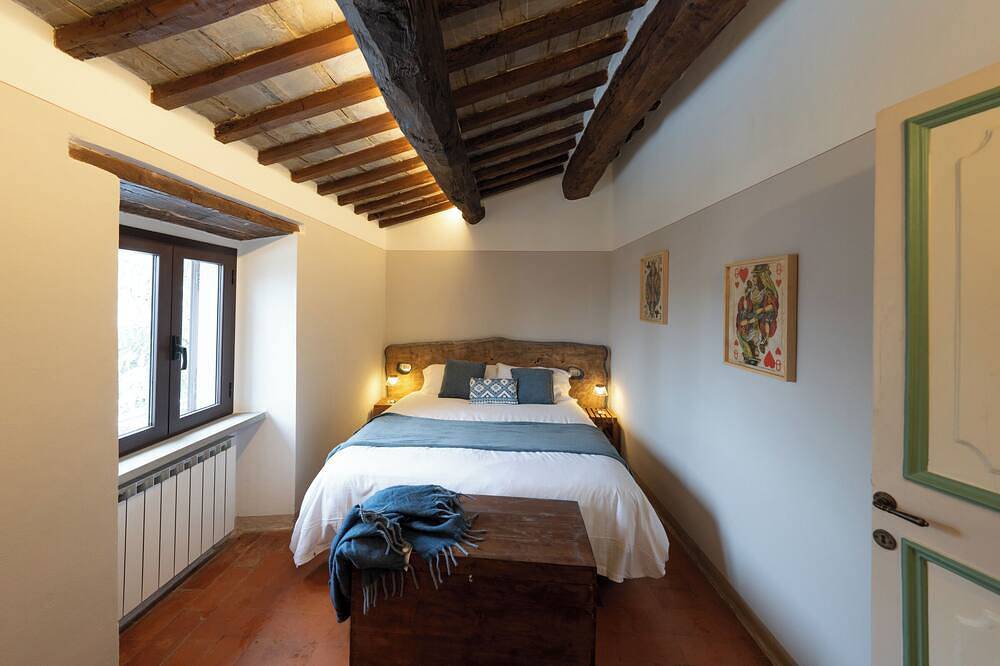 Agriturismo Podere Pietraluna in esclusiva, 8 apt x20, piscina panoramica, Bbq in Città di Castello (Italia), Valtiberina