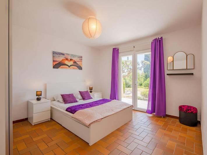 Gîte pour 8 personnes, avec jardin ainsi que piscine et terrasse, animaux acceptés dans Saint-Aygulf - 3