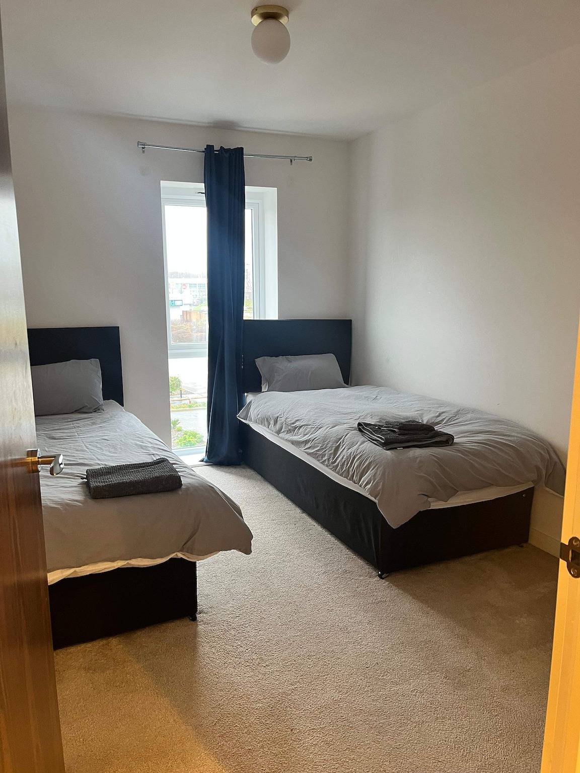 Ganze Ferienwohnung, Prime Location - Apt - Stay 4 - Lakeside - Parking in Thurrock