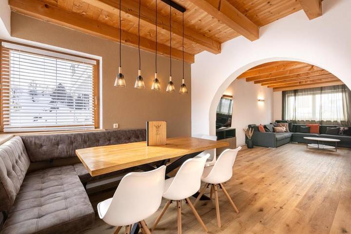 Ferienwohnung für 2 Personen, mit Terrasse und Garten sowie Ausblick in Ladis