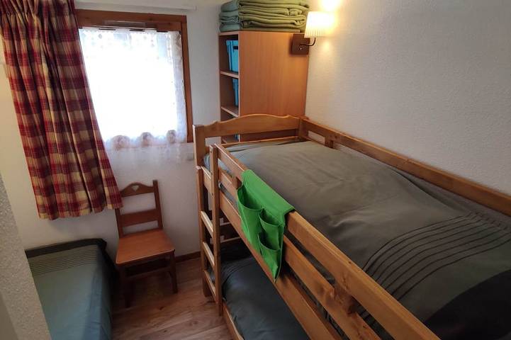 Appartement entier, Puy Saint Vincent 1800, appart famille 37m2, 2ch, 6pers, rez jardin, expo sud. in Puy-Saint-Vincent, Parc national des Écrins