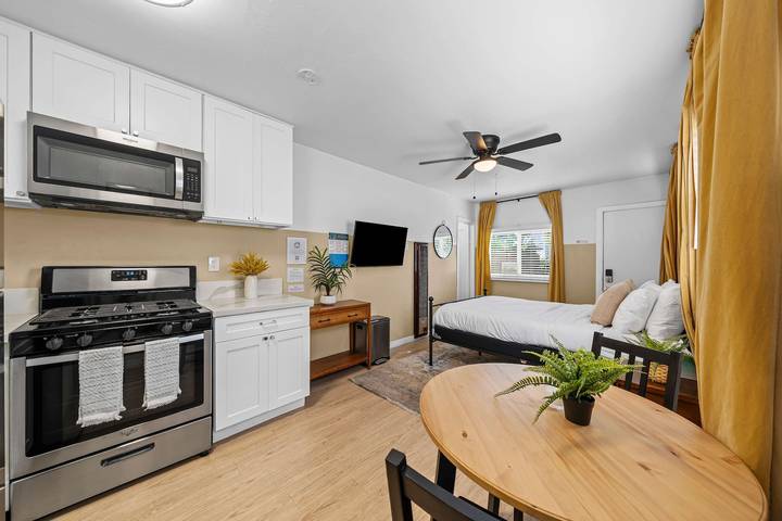 Vacation rental for 2 people, with terrace and garden, with pets in San Diego