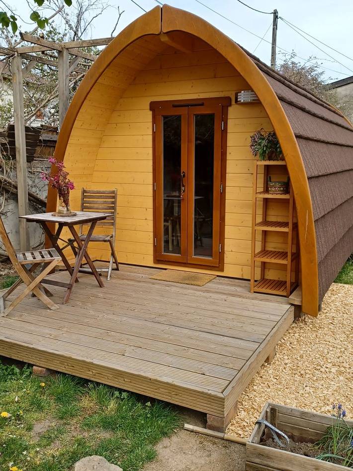 Gîte pour 4 personnes, avec jardin dans Rhône - 2