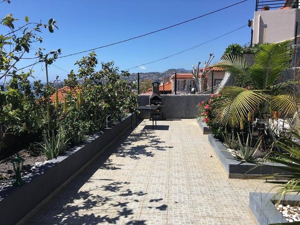 Apartamento de férias inteiro, Apartamento de férias para 2 pessoas com terraço in Lazareto, Funchal (Santa Maria Maior)