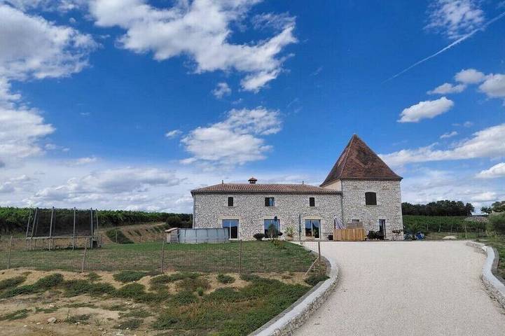 Maison de vacances pour 7 personnes, avec jardin ainsi que piscine et terrasse, animaux acceptés