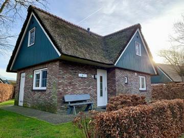 Ferienhaus für 6 Personen, mit Terrasse und Sauna sowie Garten, kinderfreundlich in Sint Maartensvlotbrug