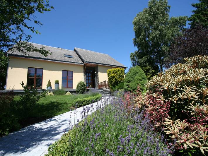 Gemütliches Ferienhaus in Bastogne in Bastnach, Parc naturel Haute-Sûre Forêt d'Anlier