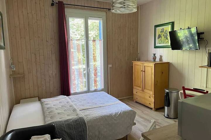Gîte pour 2 personnes dans Thermes De Neris Les Bains Neris Les Bains - 3